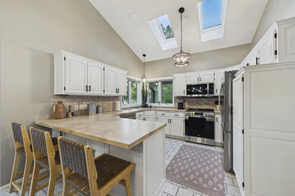 3680 Widgeon Way Eagan, MN 55123