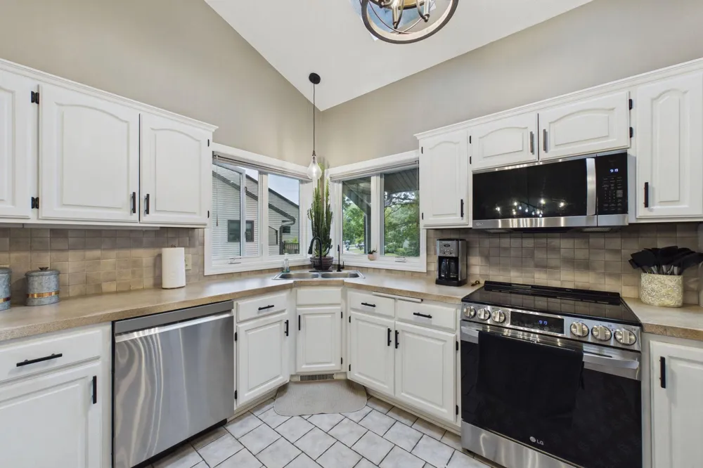 3680 Widgeon Way Eagan, MN 55123