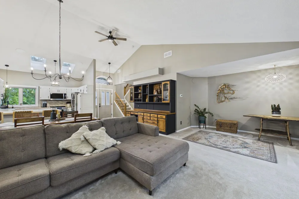 3680 Widgeon Way Eagan, MN 55123