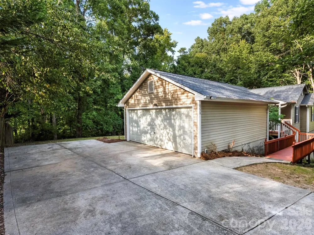 6238 King George Drive Charlotte, NC 28213