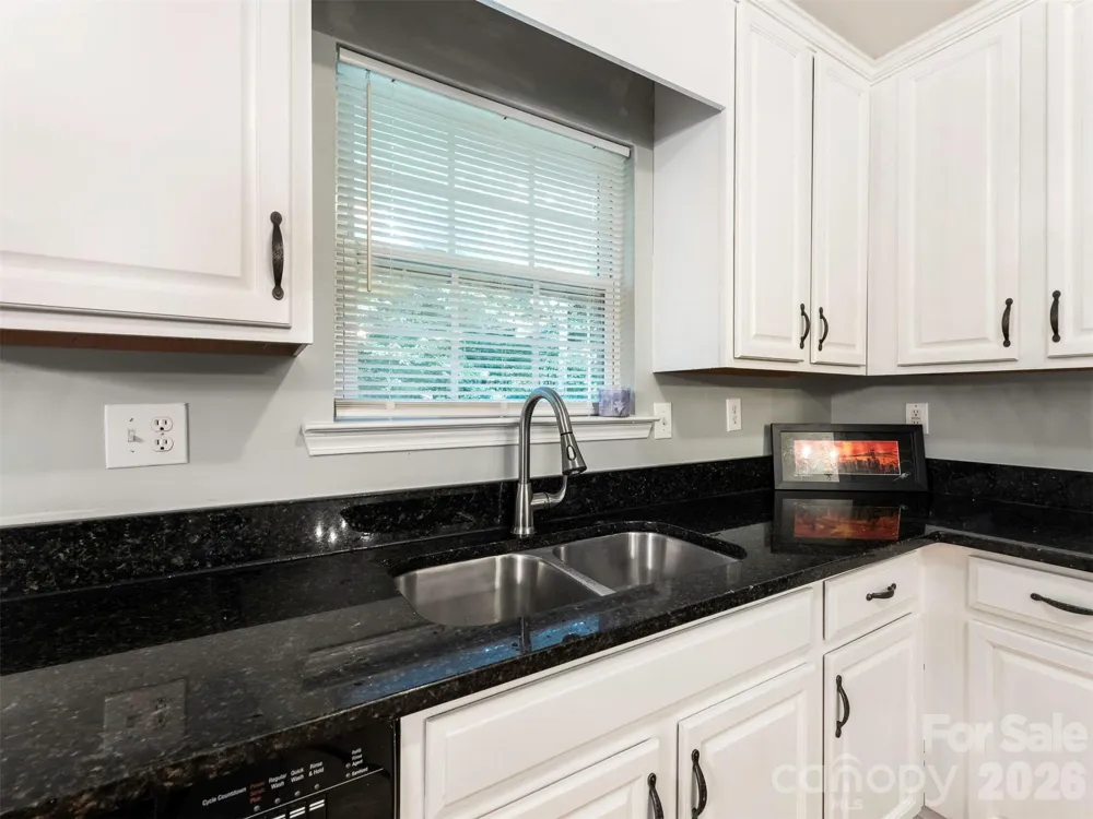 6238 King George Drive Charlotte, NC 28213