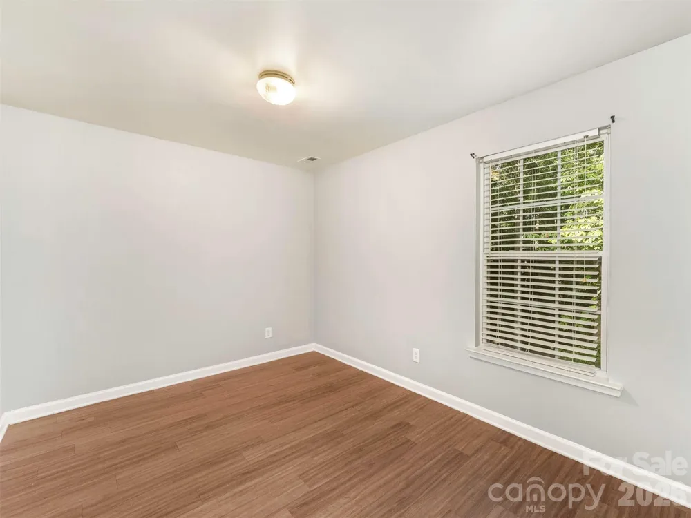 6238 King George Drive Charlotte, NC 28213