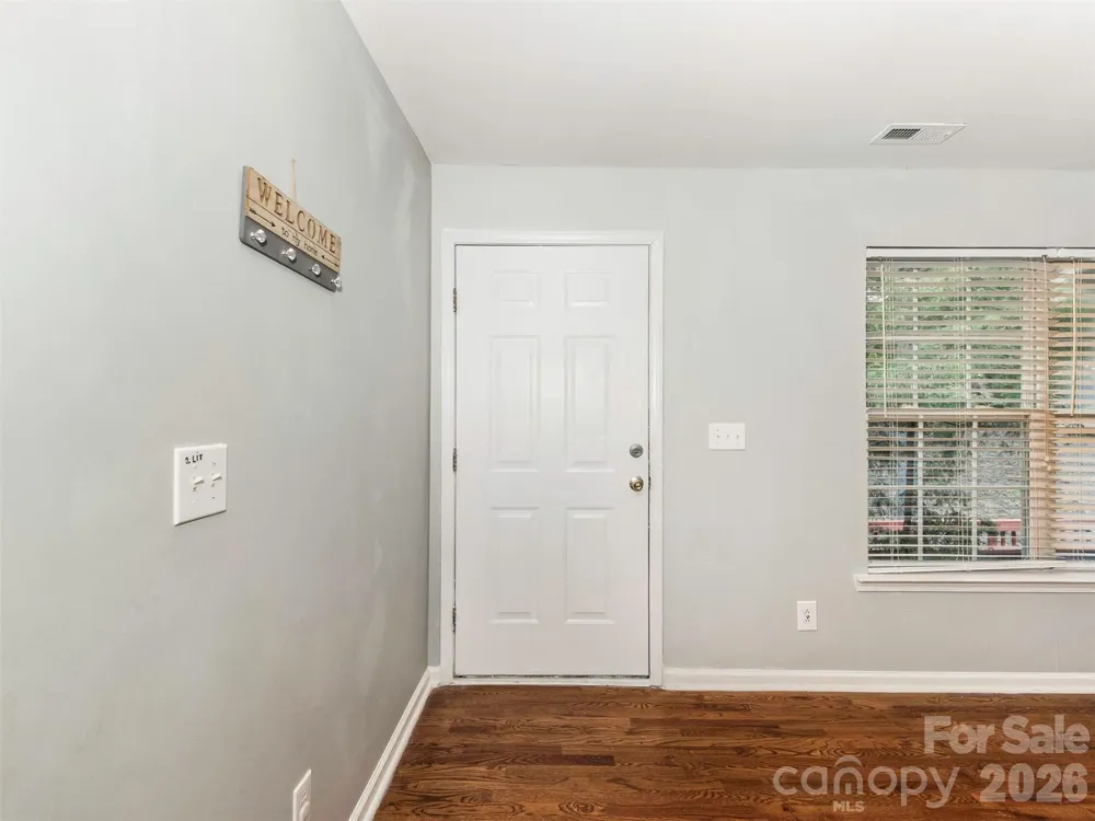 6238 King George Drive Charlotte, NC 28213