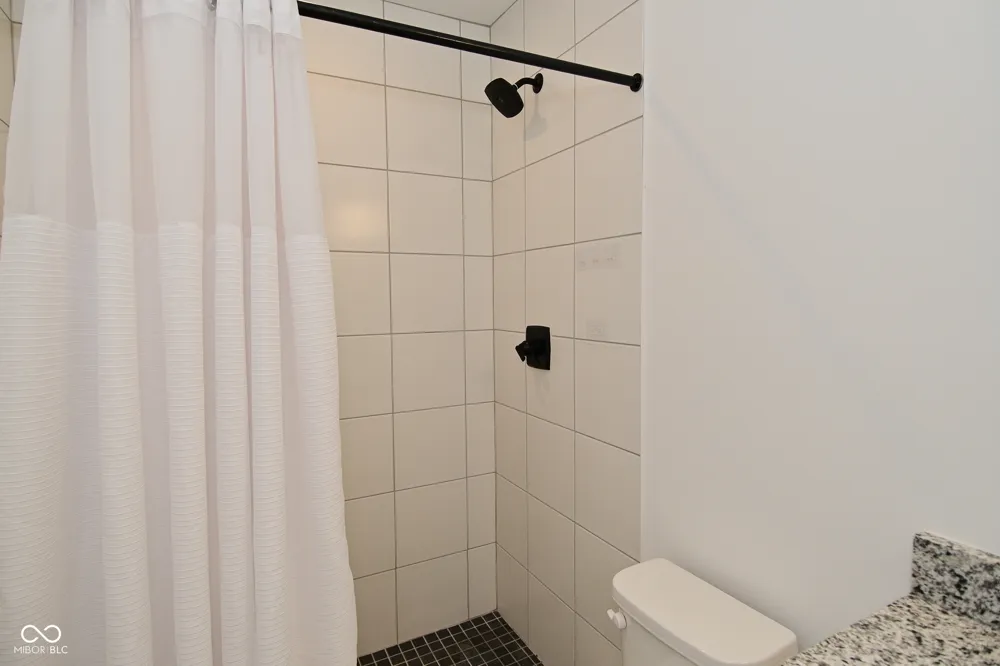 9928 Deep Royal Way Indianapolis, IN 46239