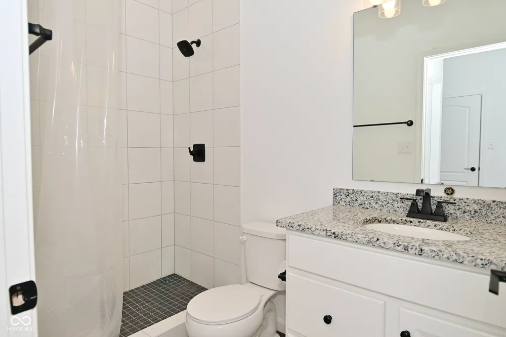9928 Deep Royal Way Indianapolis, IN 46239