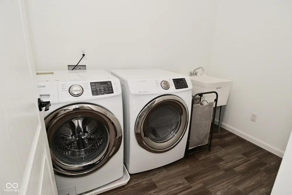9928 Deep Royal Way Indianapolis, IN 46239