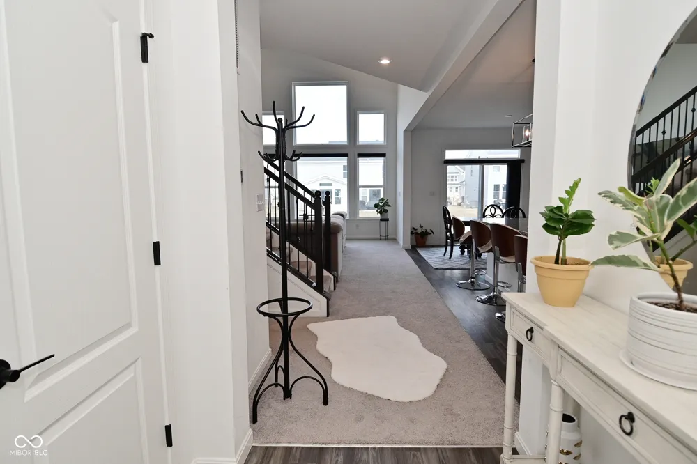 9928 Deep Royal Way Indianapolis, IN 46239