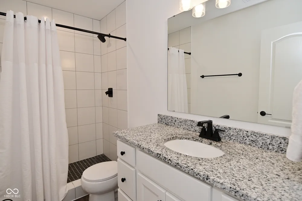 9928 Deep Royal Way Indianapolis, IN 46239