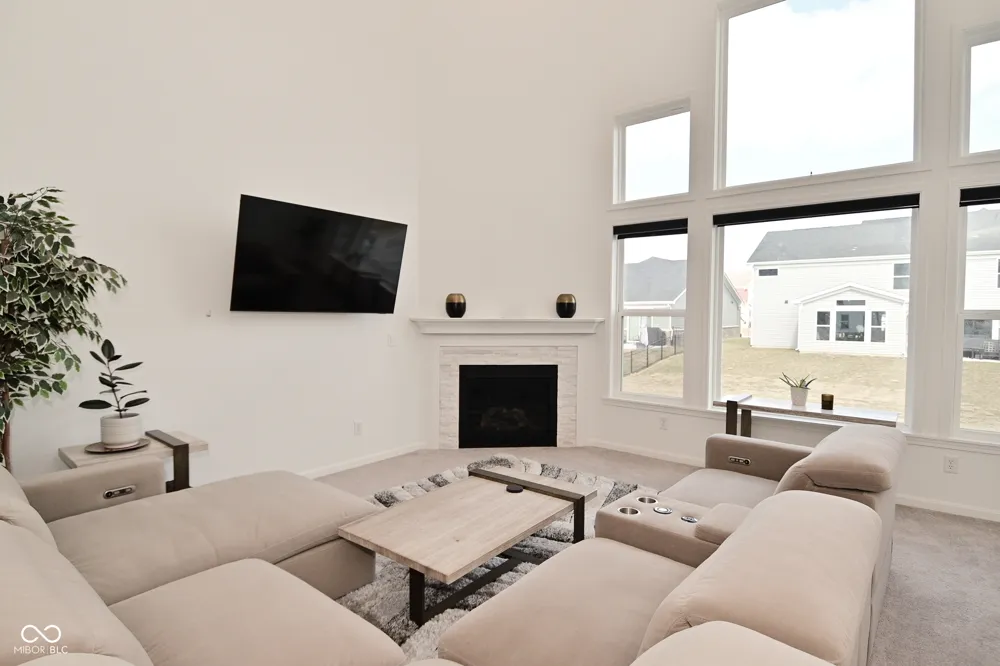 9928 Deep Royal Way Indianapolis, IN 46239
