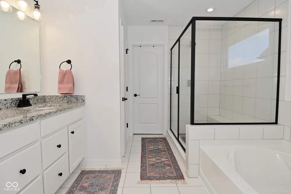 9928 Deep Royal Way Indianapolis, IN 46239