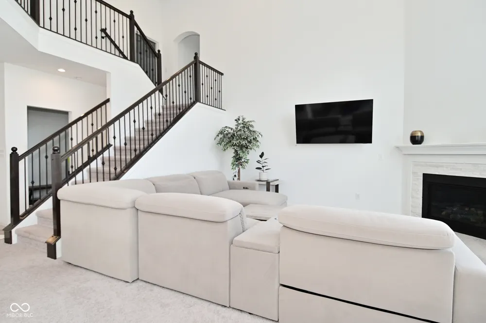 9928 Deep Royal Way Indianapolis, IN 46239