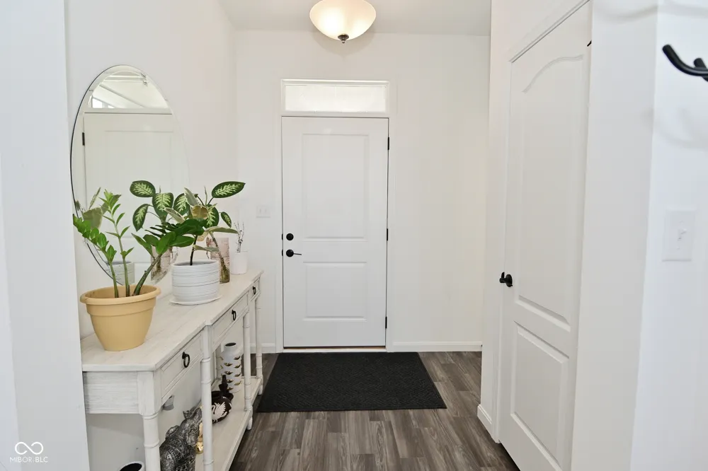 9928 Deep Royal Way Indianapolis, IN 46239