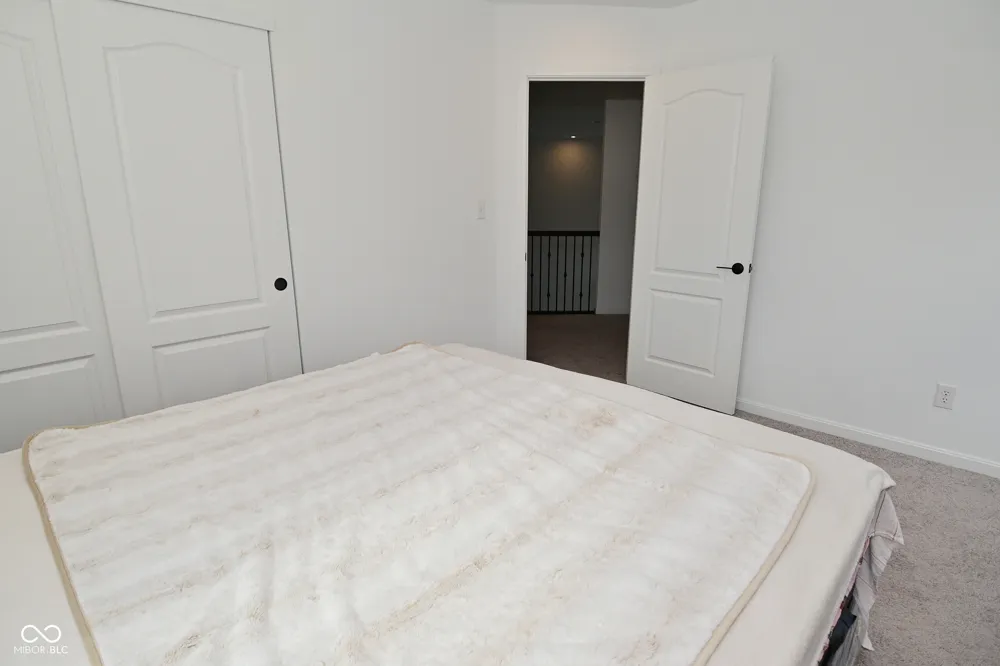 9928 Deep Royal Way Indianapolis, IN 46239