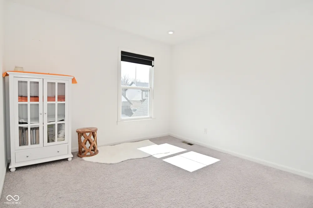 9928 Deep Royal Way Indianapolis, IN 46239