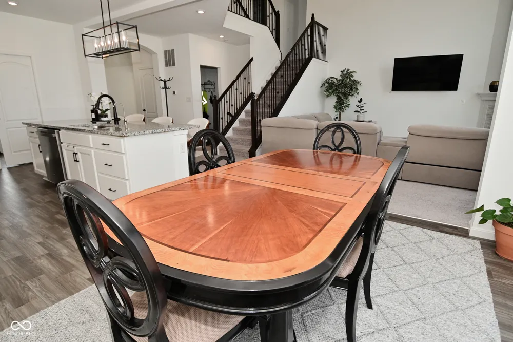 9928 Deep Royal Way Indianapolis, IN 46239
