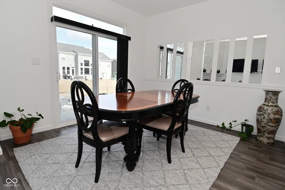 9928 Deep Royal Way Indianapolis, IN 46239
