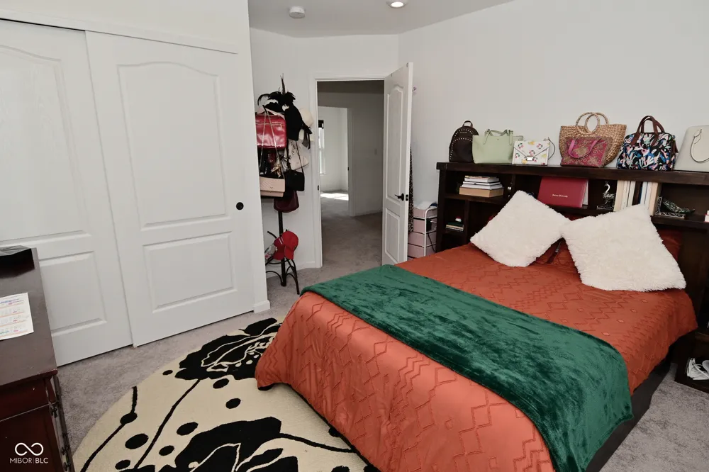 9928 Deep Royal Way Indianapolis, IN 46239