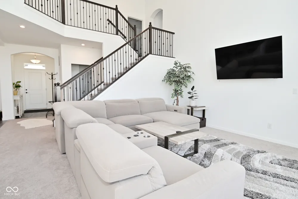 9928 Deep Royal Way Indianapolis, IN 46239