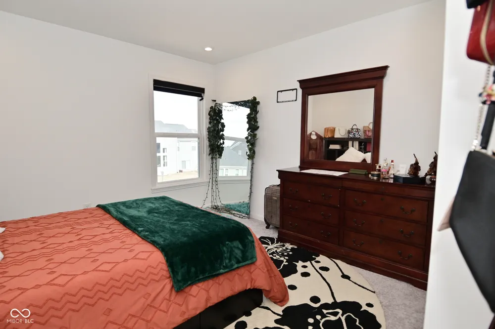 9928 Deep Royal Way Indianapolis, IN 46239