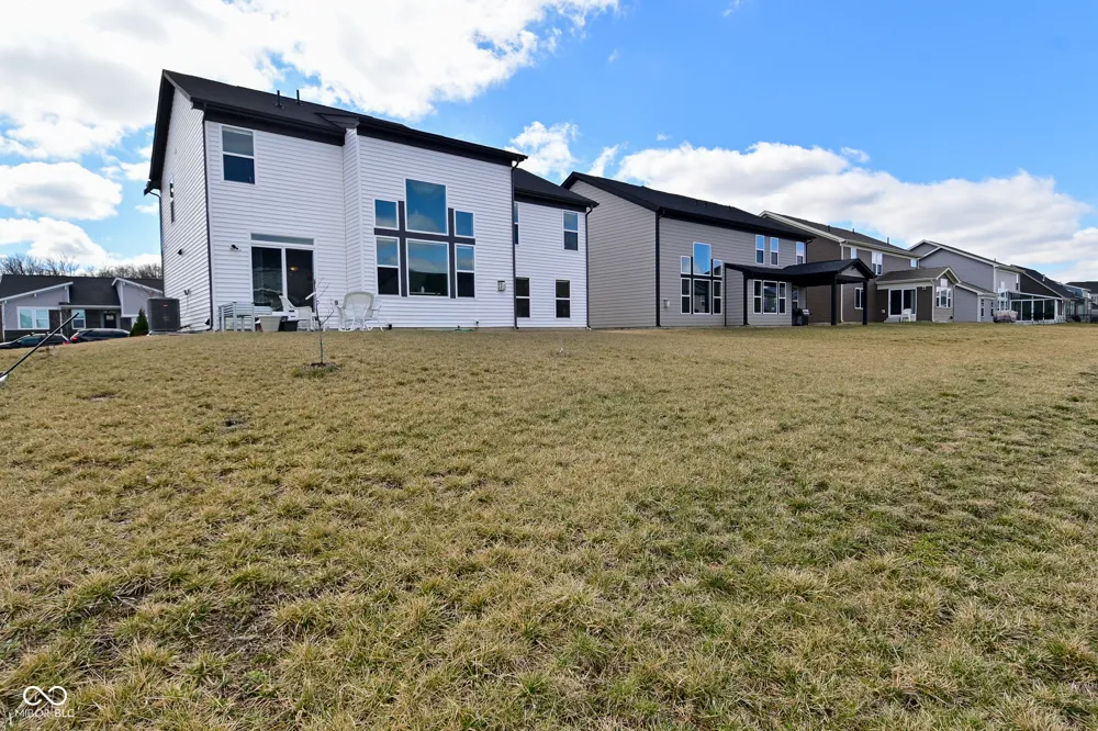 9928 Deep Royal Way Indianapolis, IN 46239