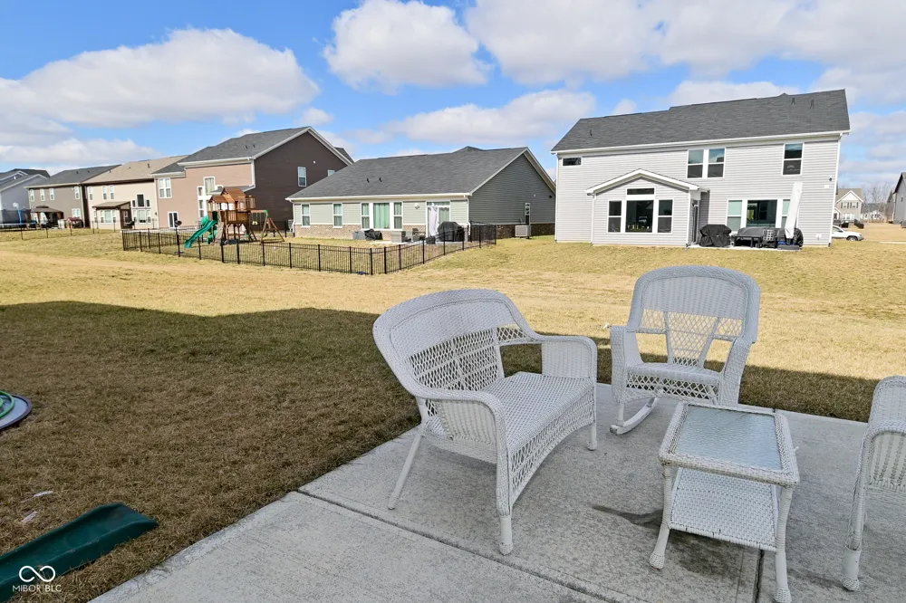 9928 Deep Royal Way Indianapolis, IN 46239