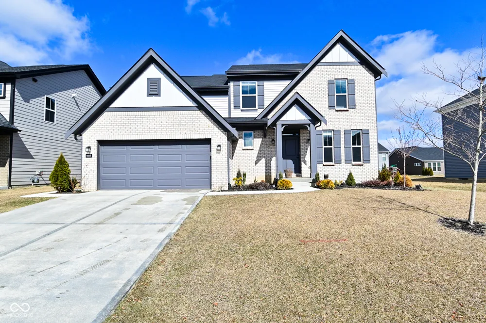 9928 Deep Royal Way Indianapolis, IN 46239