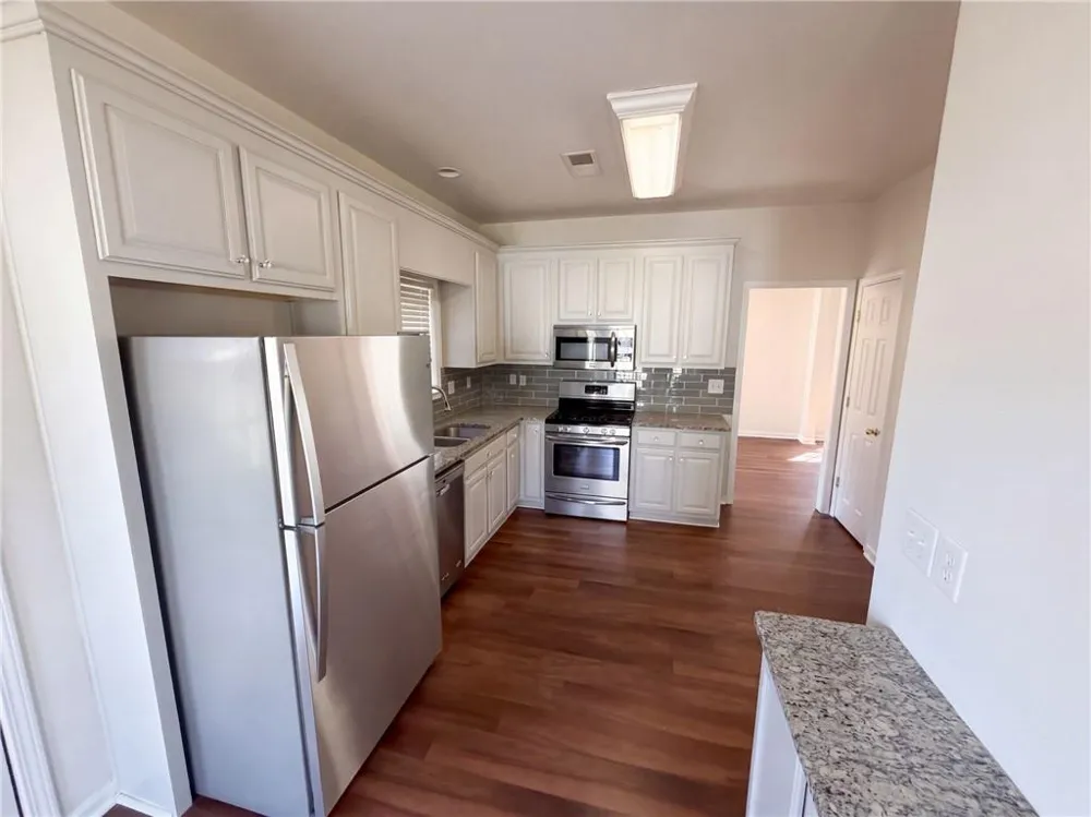 12 Columns Way Newnan, GA 30265