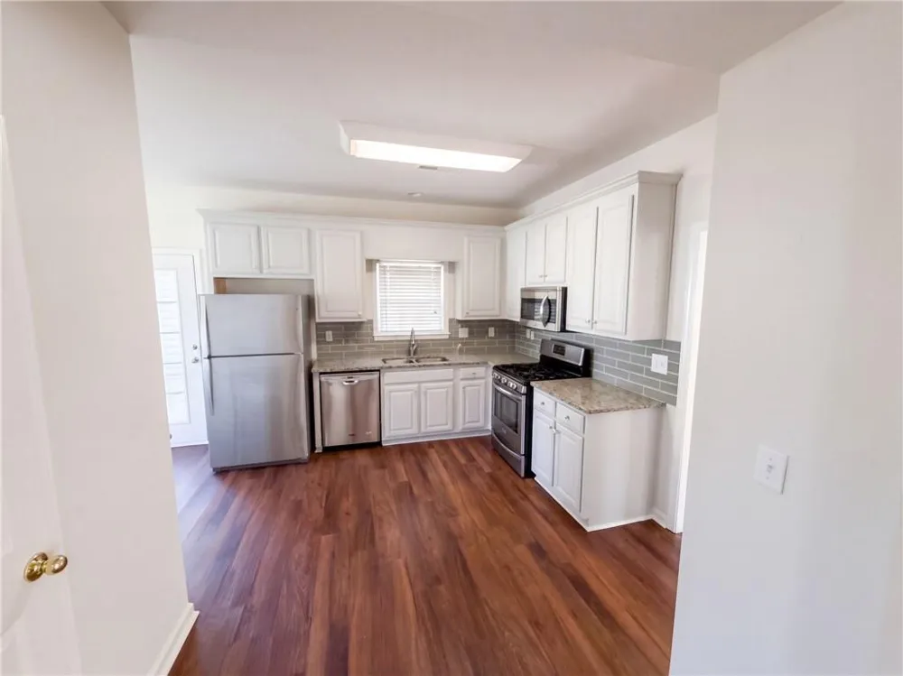 12 Columns Way Newnan, GA 30265
