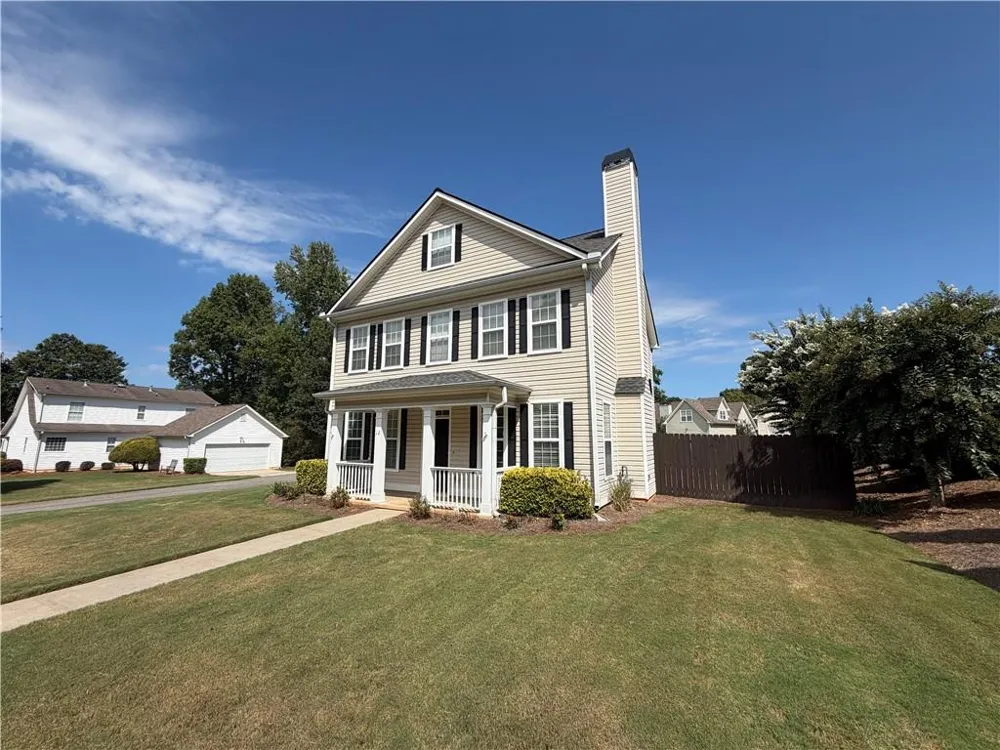 12 Columns Way Newnan, GA 30265