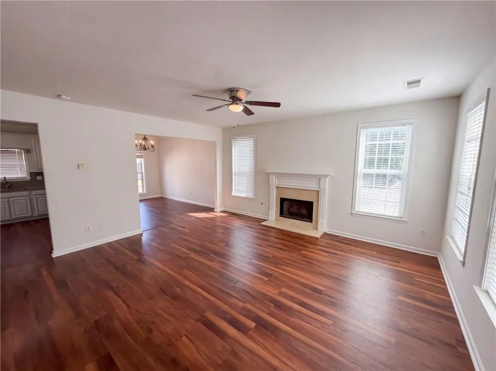 12 Columns Way Newnan, GA 30265