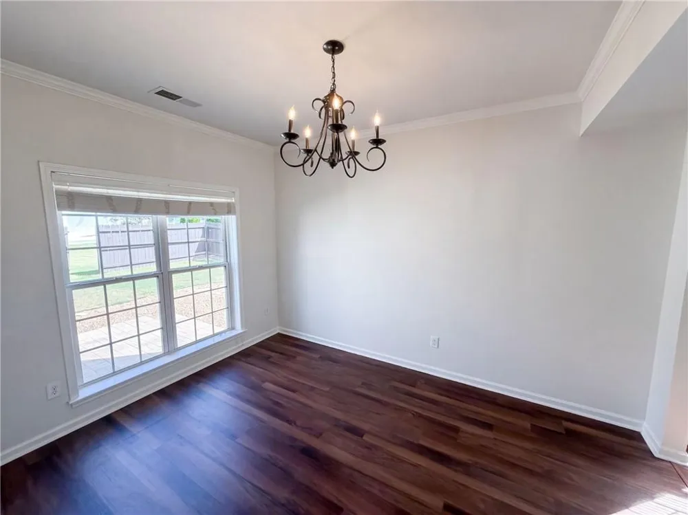 12 Columns Way Newnan, GA 30265