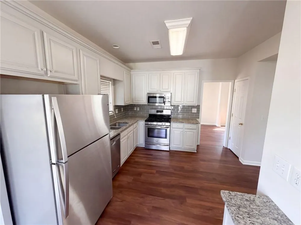 12 Columns Way Newnan, GA 30265