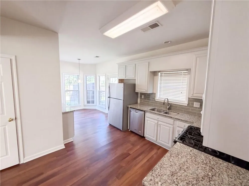 12 Columns Way Newnan, GA 30265