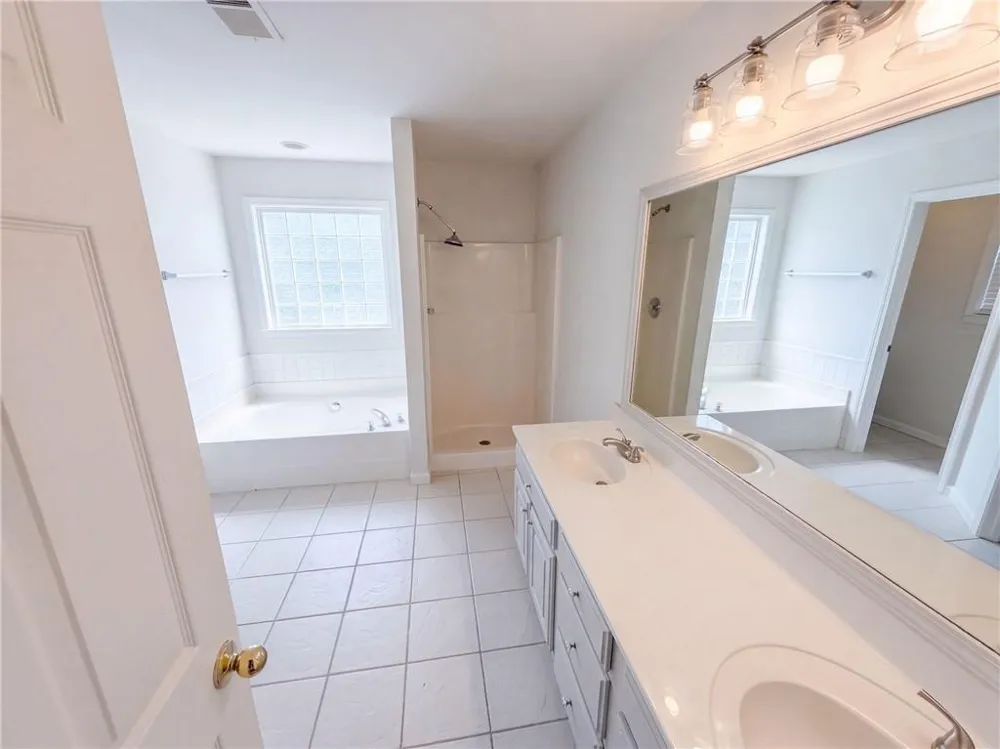 12 Columns Way Newnan, GA 30265