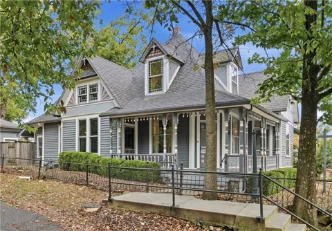 10 White Street