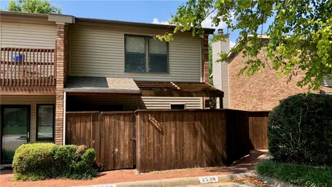 2538 E Sweetbriar Drive