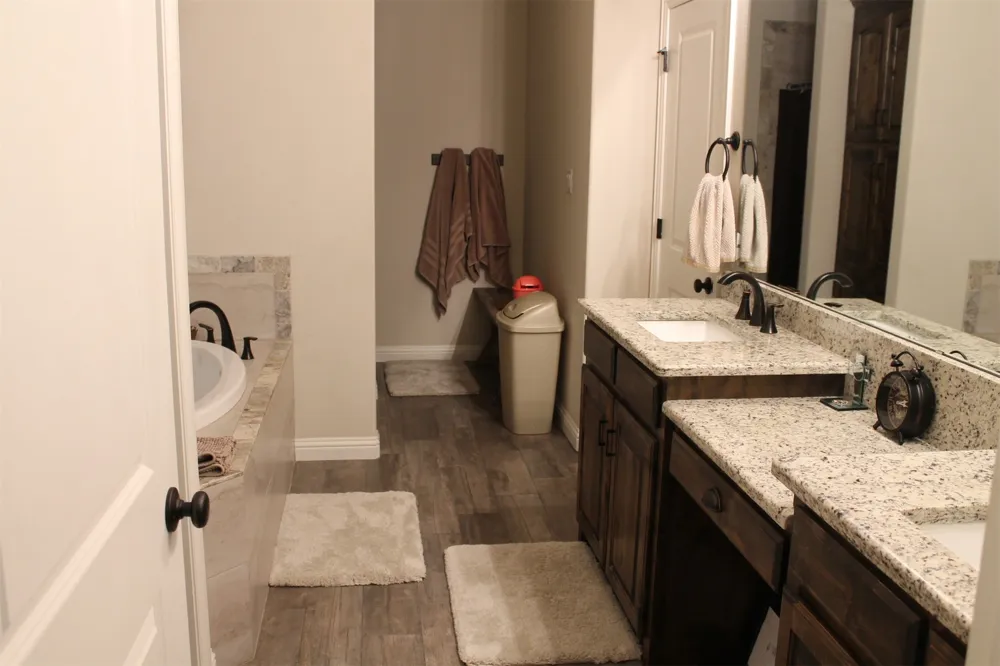 4011 Gallivant Drive Granbury, TX 76049