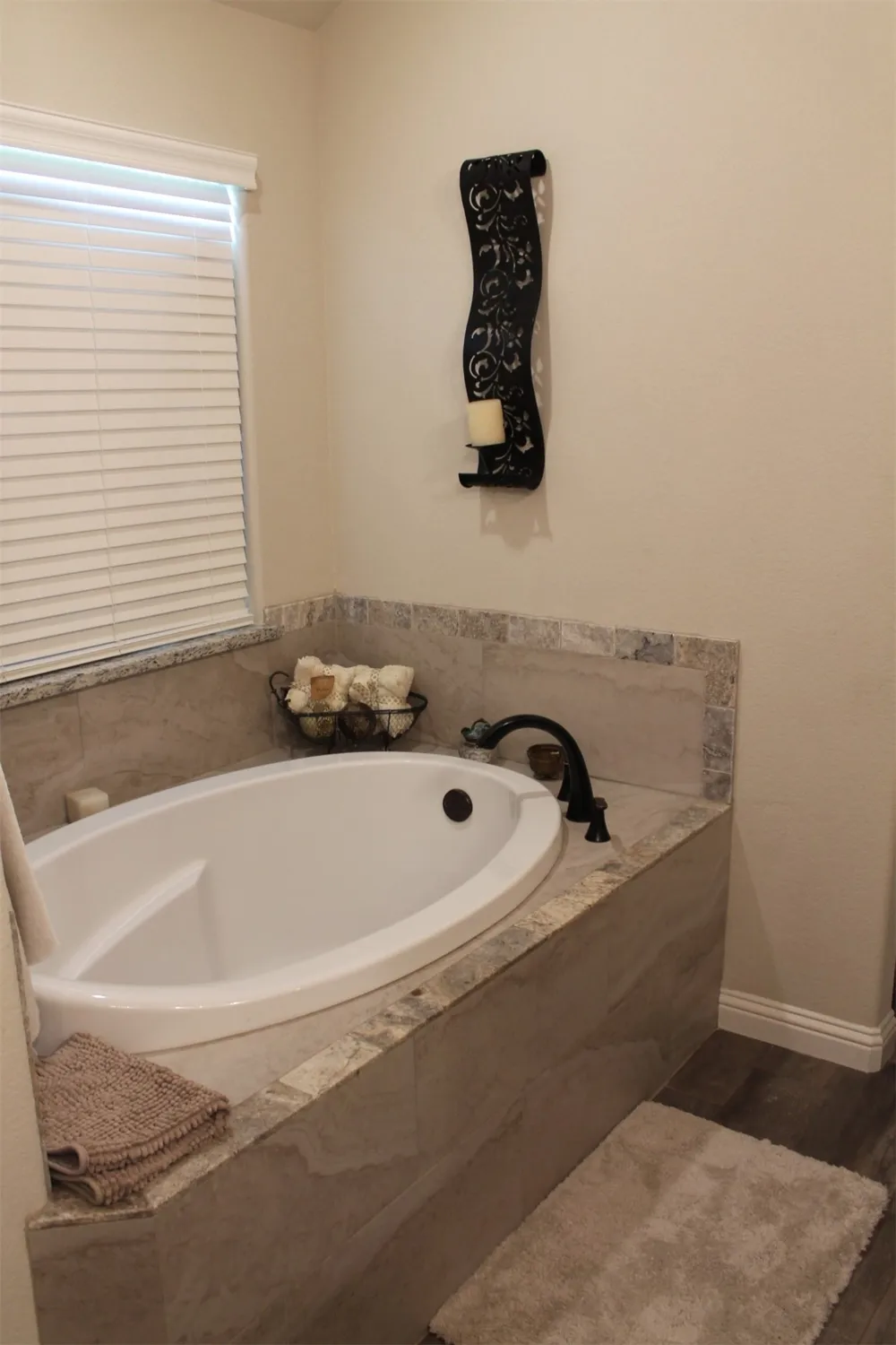 4011 Gallivant Drive Granbury, TX 76049