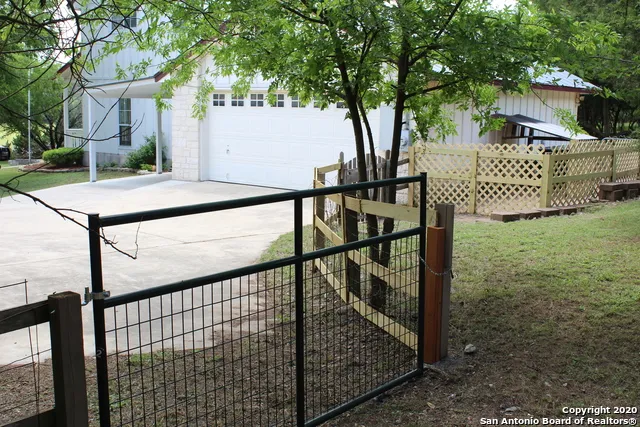 25160 TOUTANT BEAUREGARD RD San Antonio, TX 78255