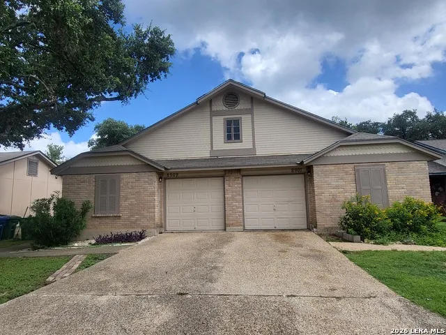 8907 EMERALD SPG San Antonio, TX 78250
