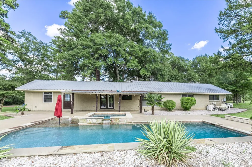 1977 County Road 813 Nacogdoches, TX 75964