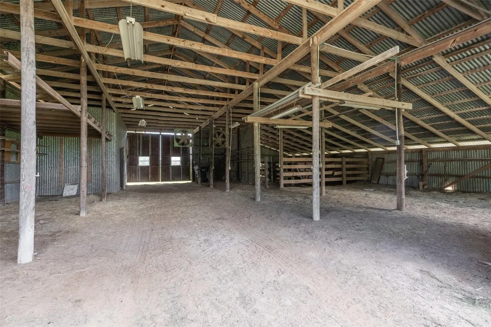 1977 County Road 813 Nacogdoches, TX 75964