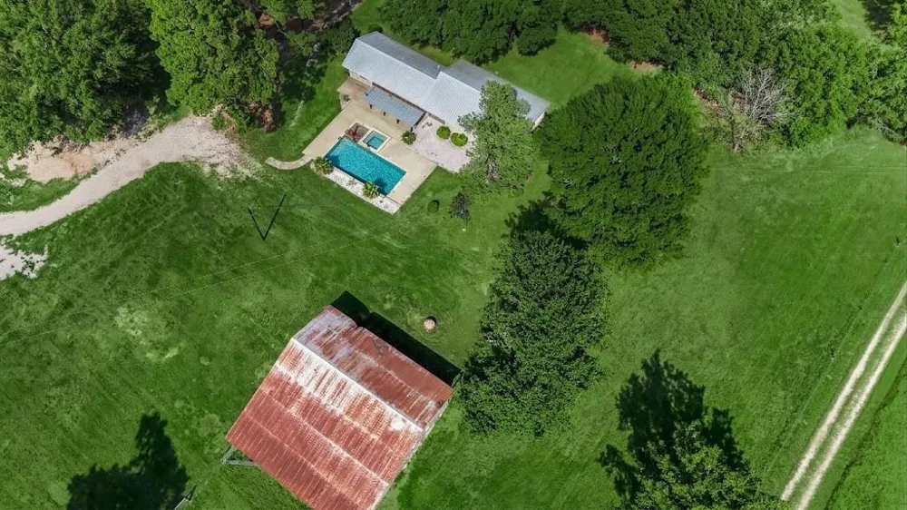 1977 County Road 813 Nacogdoches, TX 75964