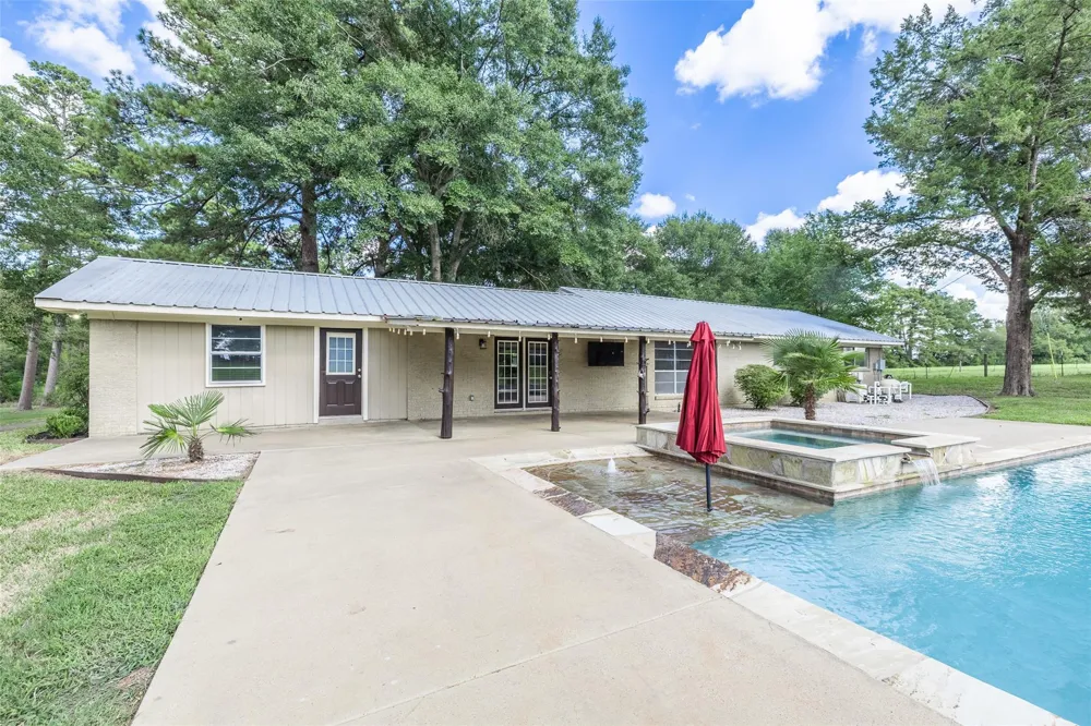1977 County Road 813 Nacogdoches, TX 75964