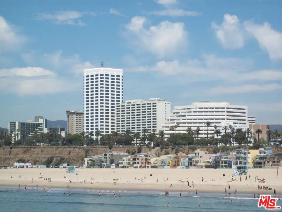 1221 W OCEAN AVENUE Santa Monica, CA 90401