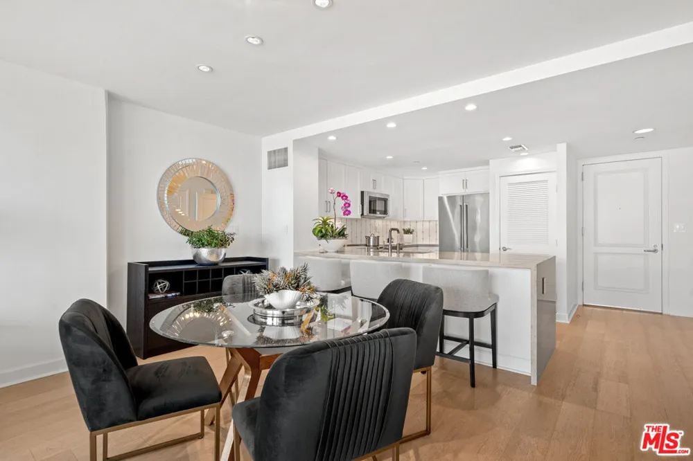 1221 W OCEAN AVENUE Santa Monica, CA 90401