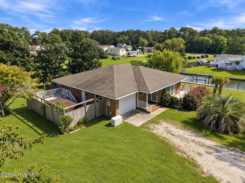 315 Holly Lane Newport, NC 28570