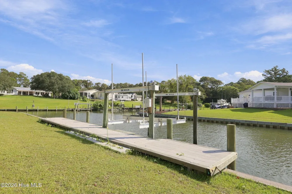 315 Holly Lane Newport, NC 28570