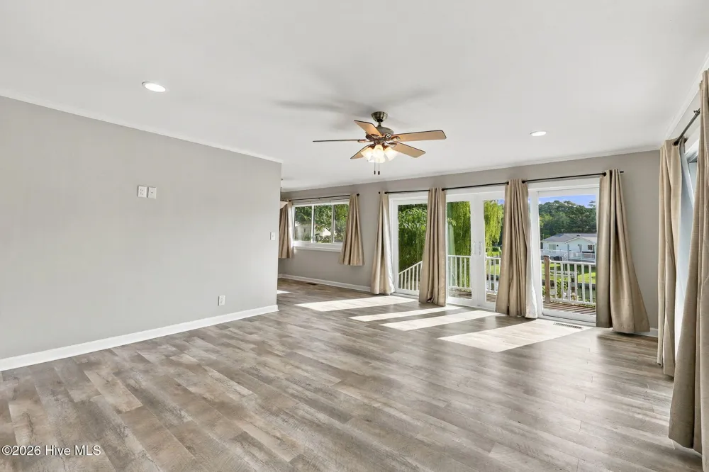 315 Holly Lane Newport, NC 28570