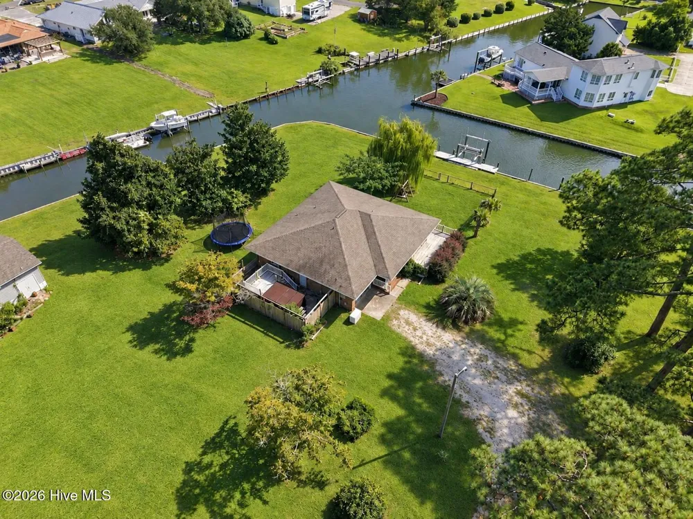 315 Holly Lane Newport, NC 28570